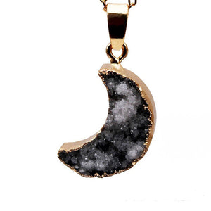 Crescent Moon 18K Electroplated Healing Agate Necklace