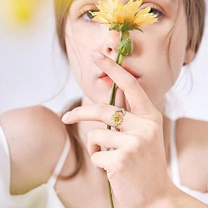 Stylish Spinning Flower Ring